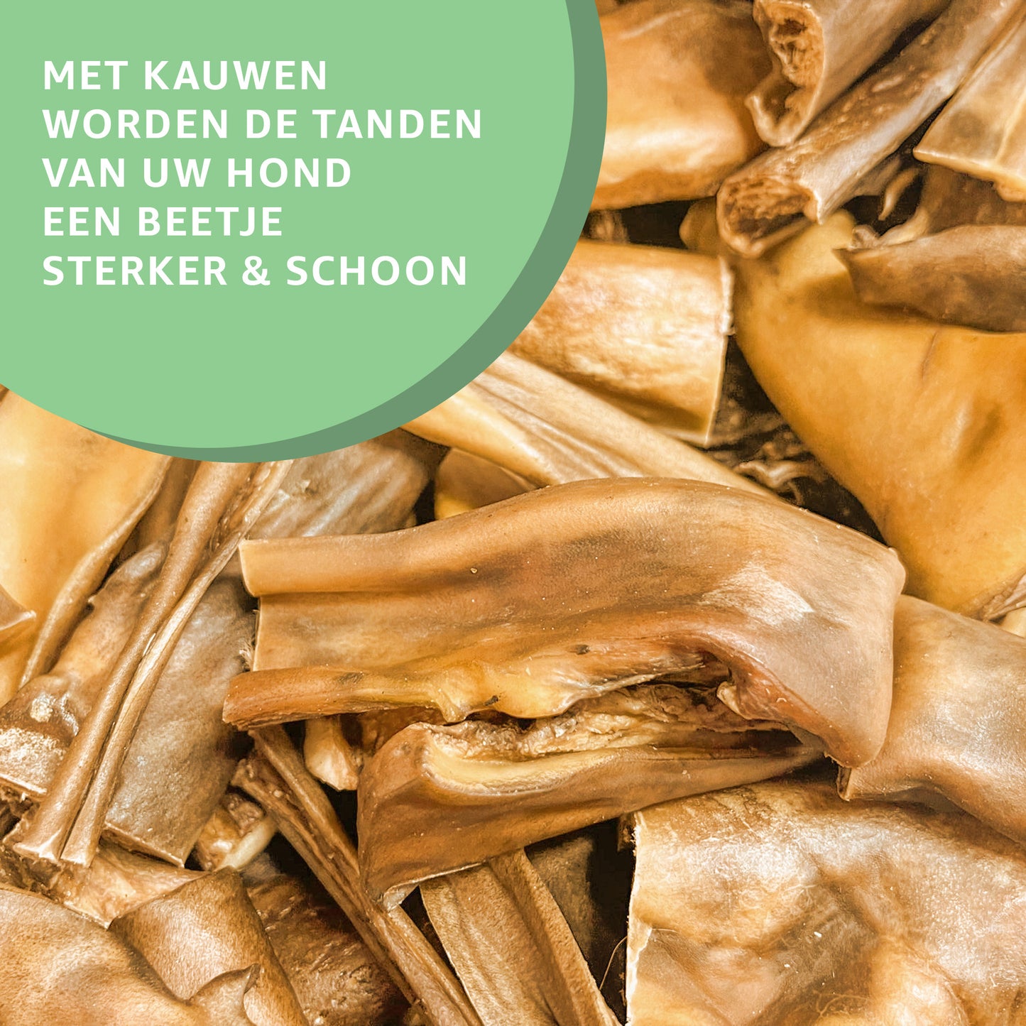 "Gedroogde Buffelhuid Kauwsnack: Natuurlijke hondensnack in gedroogde staat. Onbewerkt en zonder toegevoegde stoffen, voor urenlang kauwplezier."