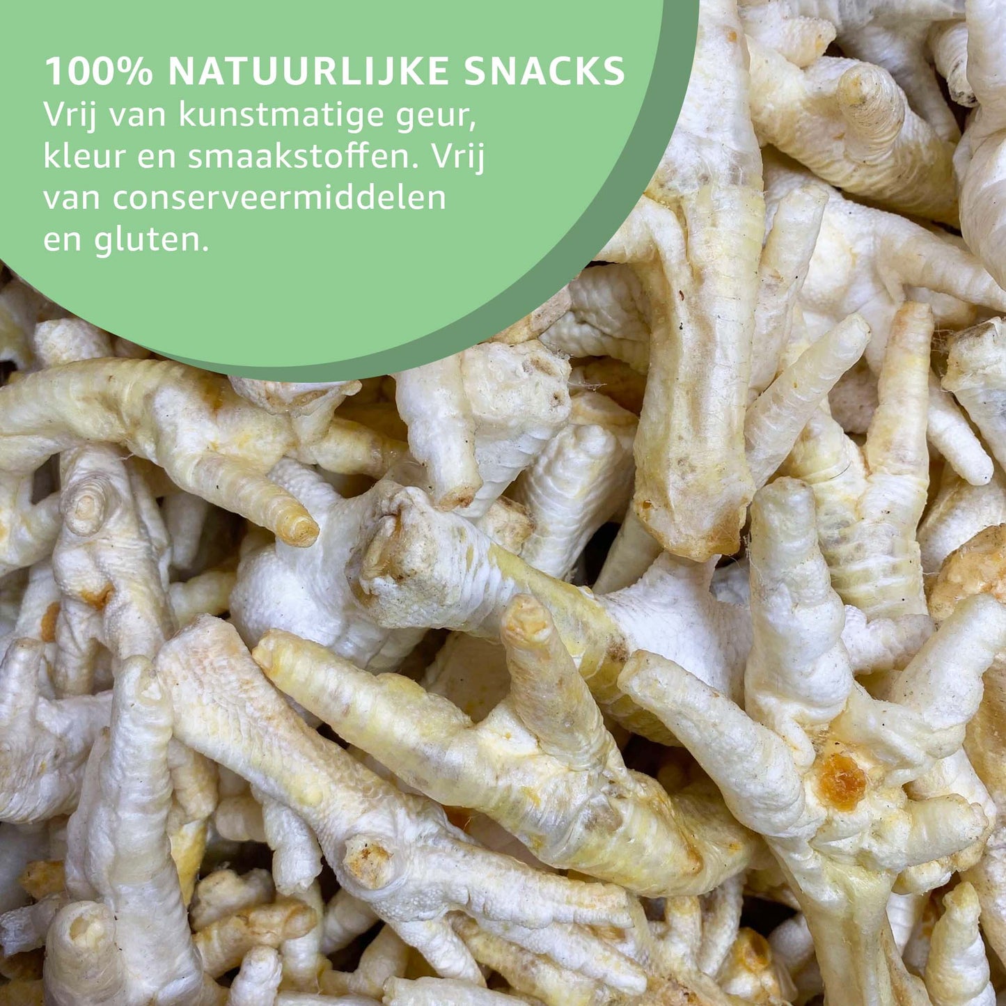 Gedroogde kippenpoten als natuurlijke snack, zonder kunstmatige toevoegingen.