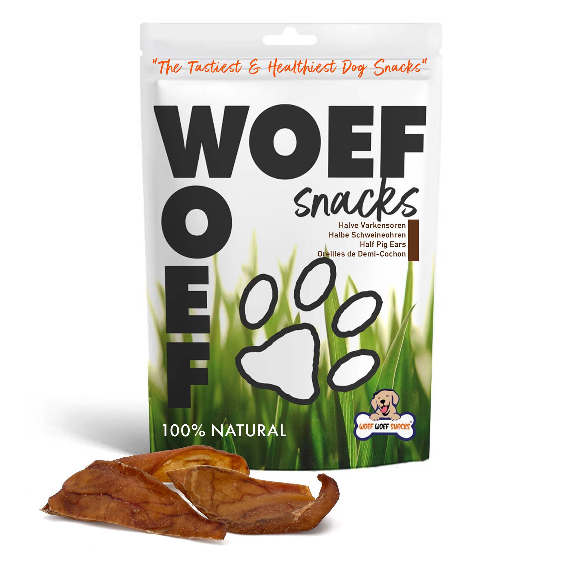 Varkensoren met op de achtergrond de verpakking van het merk Woef Woef Snacks.