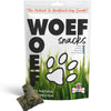 Zalmhuid hondensnack van zalm. Hierbij zie je de zalm en de verpakking van Woef Woef Snacks