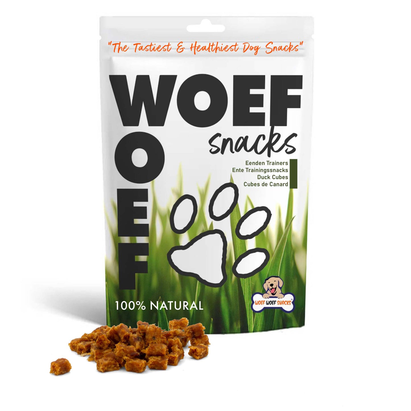 Eenden trainers met op de achtergrond de verpakking van het merk Woef Woef Snacks.
