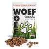 Natuurlijke herten trainers hondensnacks met op de achtergrond de verpakking van het merk Woef Woef Snacks.