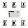 De snack box van Woef Woef Snacks met een blije beagle hond. Er staan 6 verschillende vraagtekens omheen omdat het een verrassing is welke snacks er in zitten.